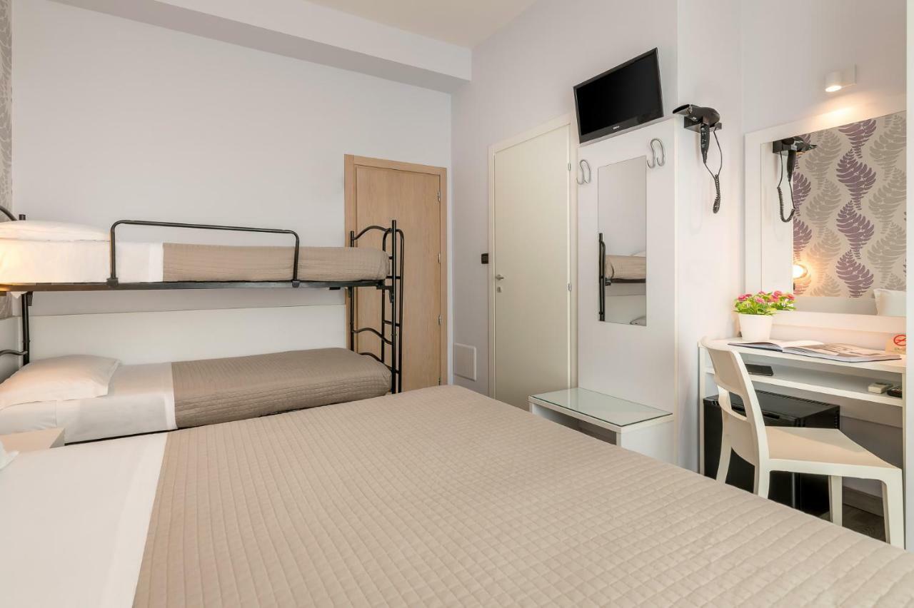 Hotel Ervill 리미니 외부 사진